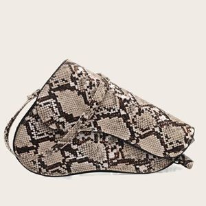 🐍 Snake Skin Crossbody